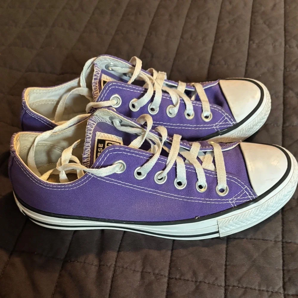 Converse Chuck Taylor All Star Low Top Purple Canvas Sneakers 137837F M4.5‎ W6.5